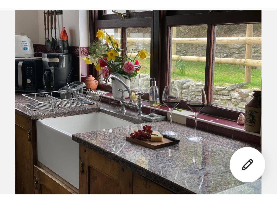 Willa Beautiful Secluded Farmhouse With Hot Tub Barmouth Zewnętrze zdjęcie