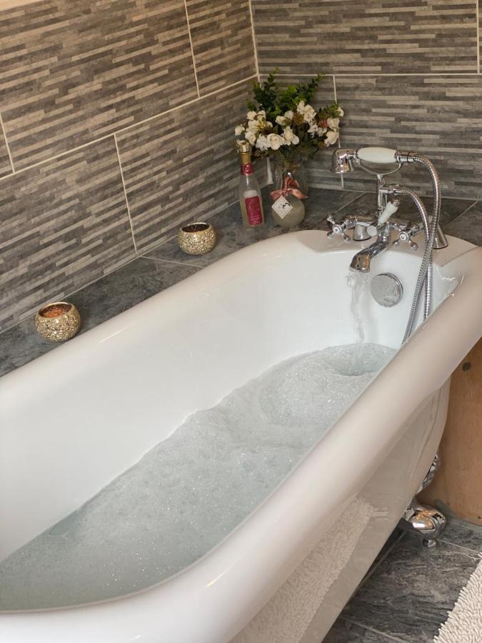 Willa Beautiful Secluded Farmhouse With Hot Tub Barmouth Zewnętrze zdjęcie